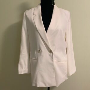 H&M Cream Colored Fitted Blazer. Lined.